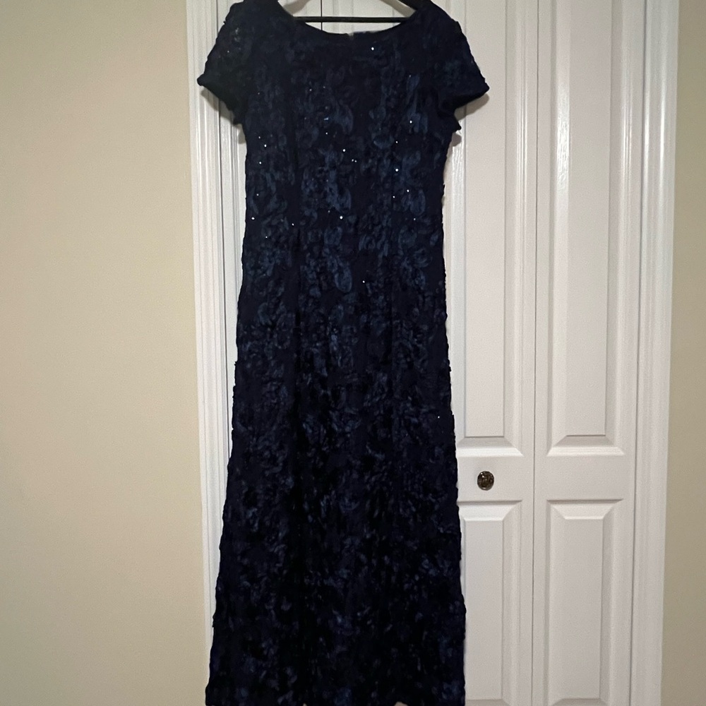 Elegant Navy Blue Lace Dress - Picture 3 of 5